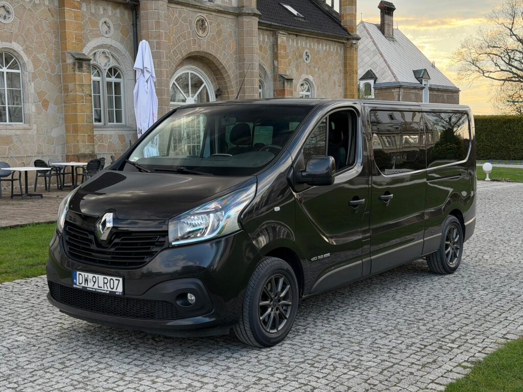 Bus przewoźnika KRZYSZTOF