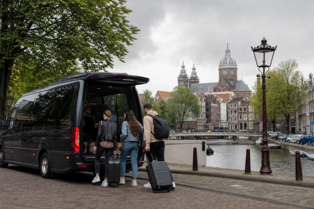 WorldPride Amsterdam 2026: gdzie wysiąść z busa przy zamknięciach ulic? – Holandia